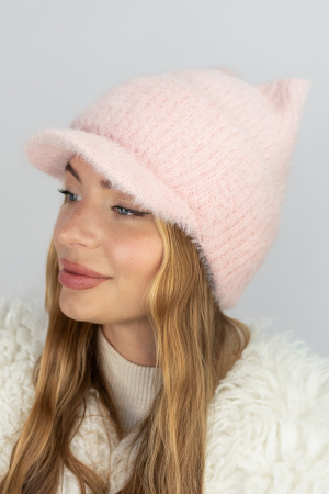 Пушистая вязаная жокейка с отворотом и ушками «Kitty Cap» (5527) (пудра)